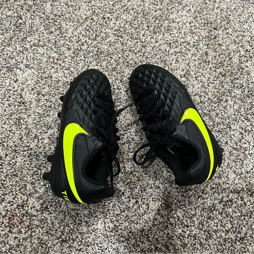 Toddle Nike Tiempo soccer cleats
